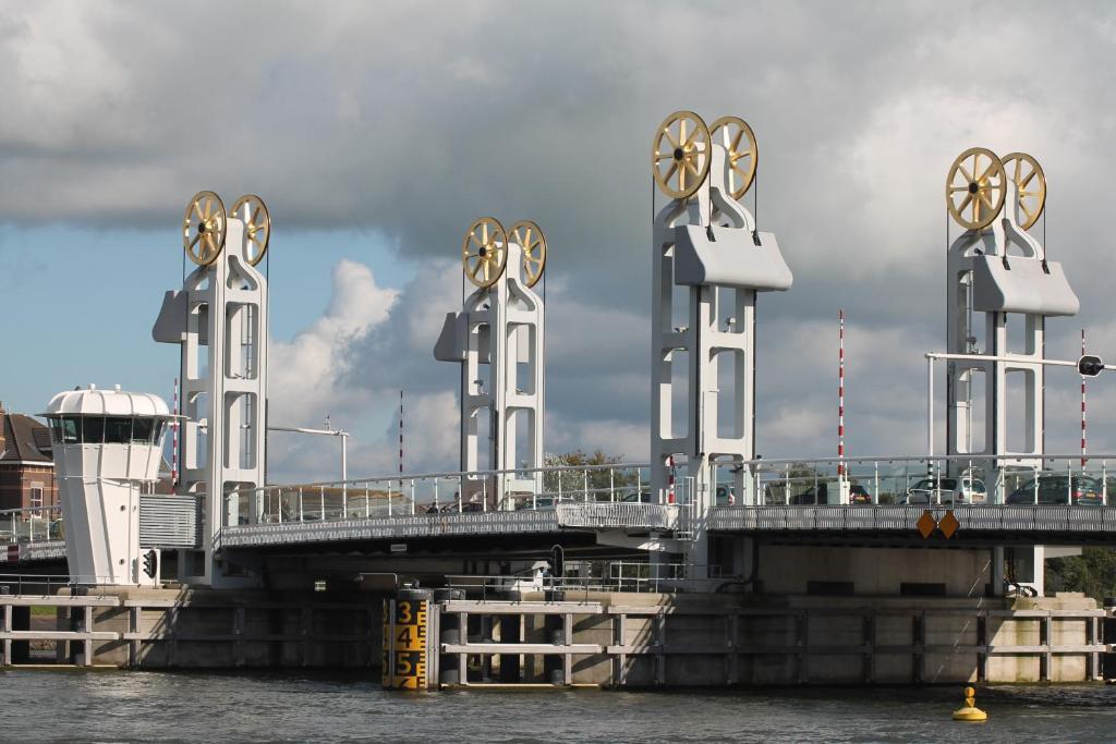 Hotel Van Dijk Kampen Exteriör bild